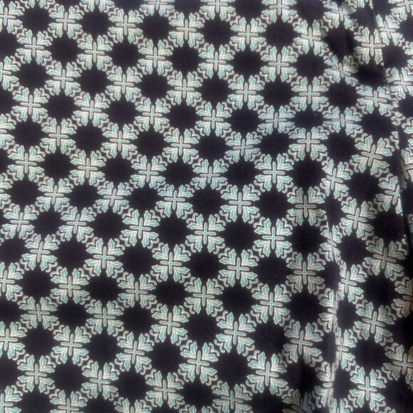 Talbots Blue and Turquoise Geometric Print Bermuda Shorts Size 4 Petite - Picture 5 of 7